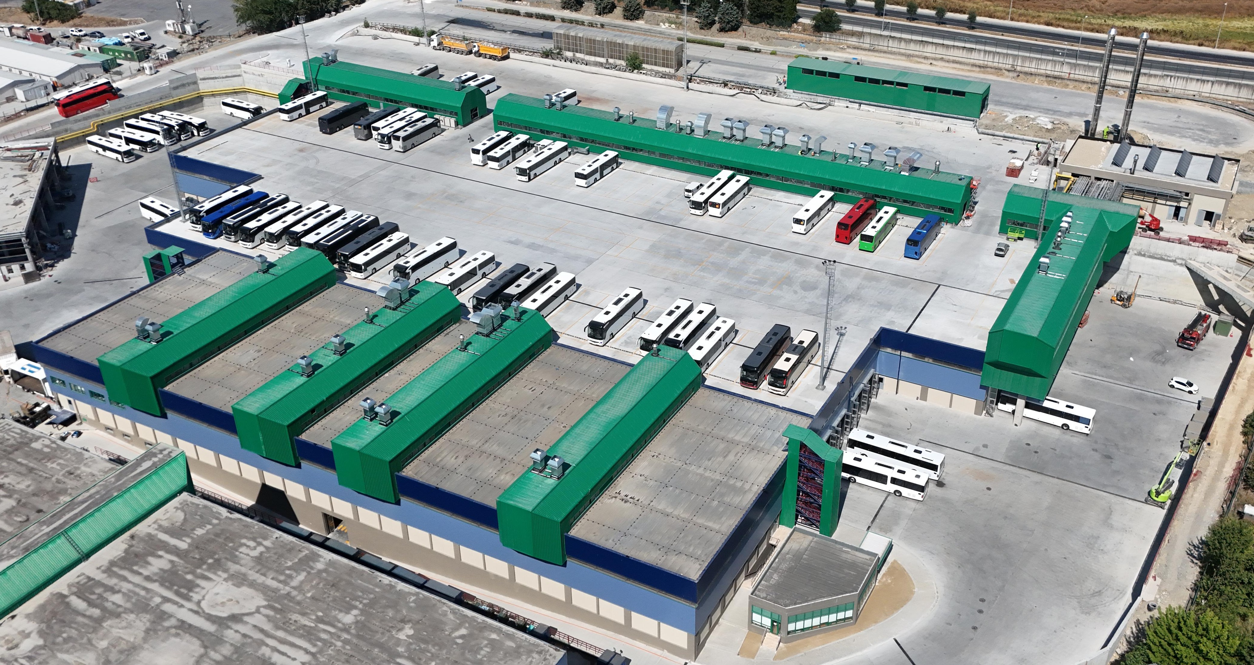 Mercedes-Benz Türk Bina 18 · Kuşbakışı dış görünüm